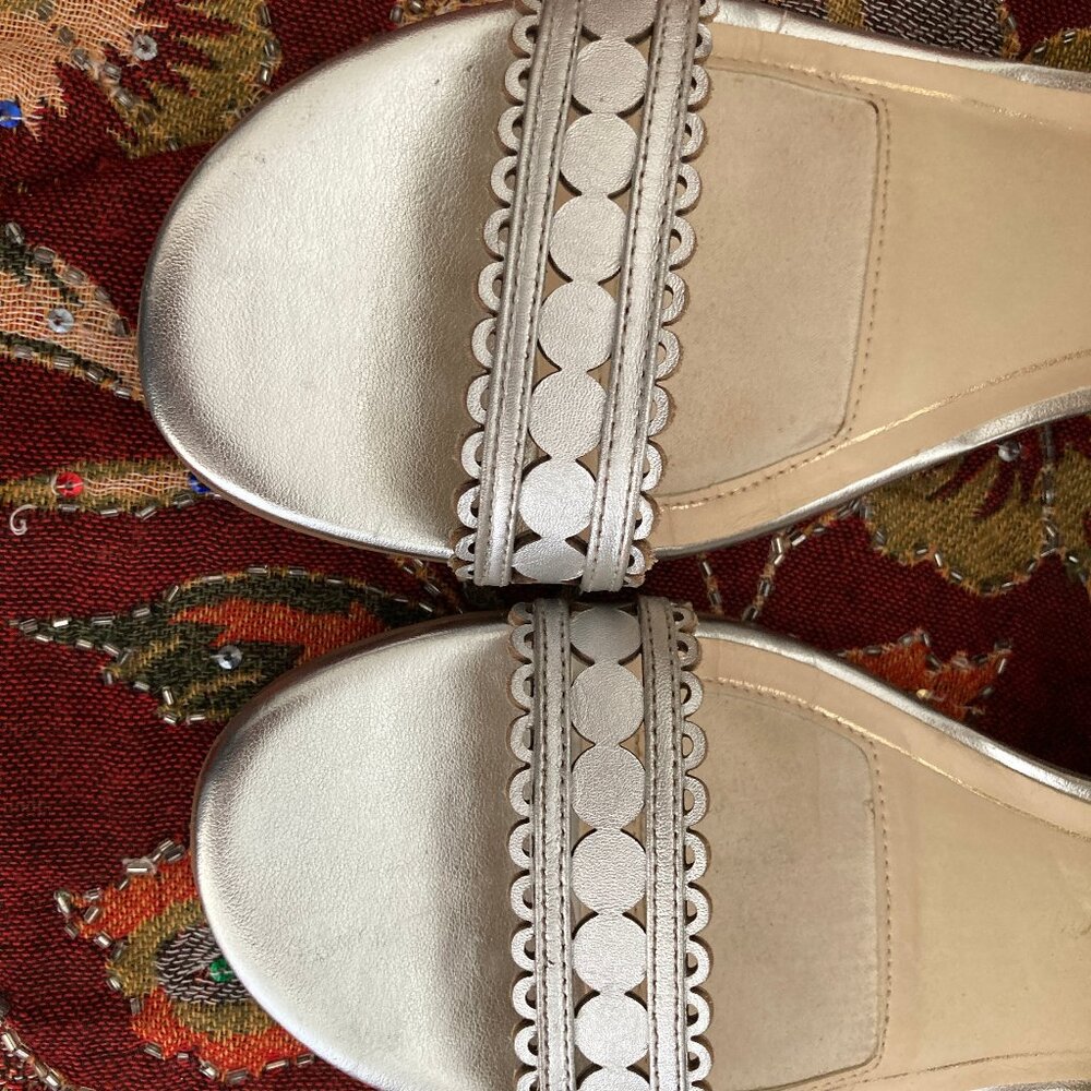 Alex Marie Silver Wedge Sandal 9.5M - Picture 11 of 11